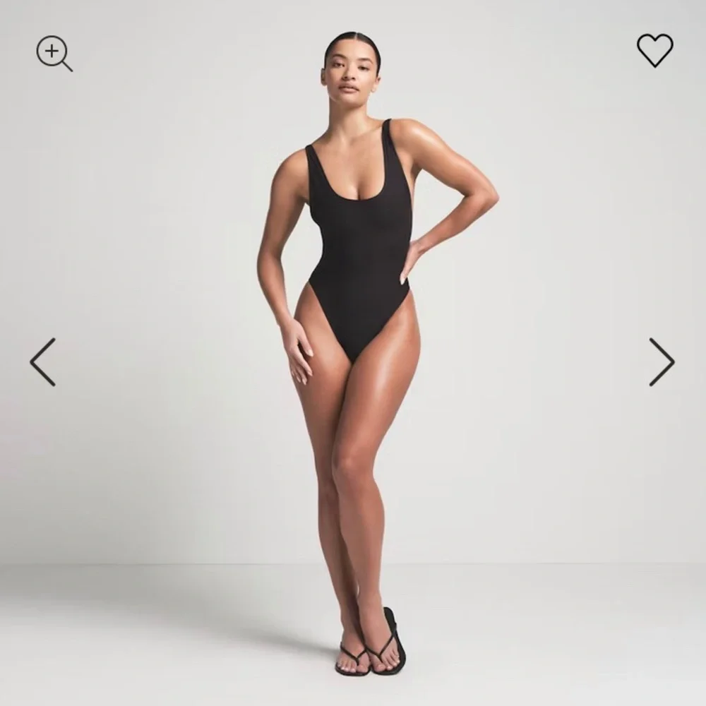 Skims Scoop Neck One Piece Black Onyx Size XL NWT